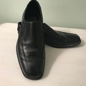 Ecco Helsinki black bicycle-toe loafers - men’s size 40